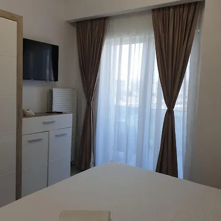 Apartment Criss White Pearl *