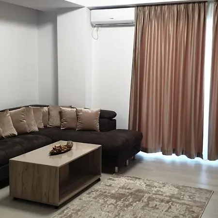 Criss White Pearl Apartment