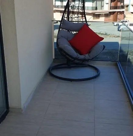 Criss White Pearl Apartment Navodari