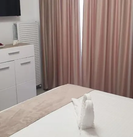 Apartment Criss White Pearl